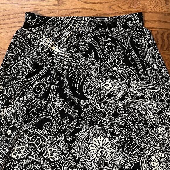 Chico's A Line Elastic Waist Skirt-Black Tan Pattern-Size 0 (Small) - Picture 2 of 5